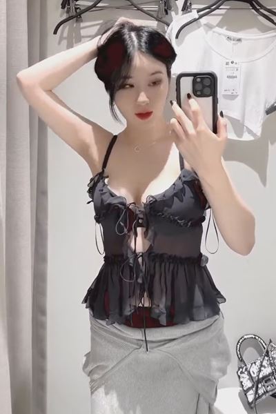 Model Kim Woo Hyun Buys Clothes At Zara Charles S Issue Humor