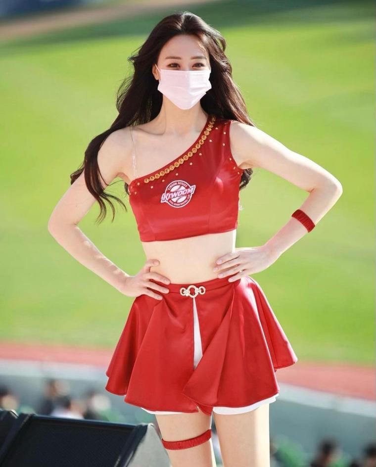Cheerleader Ryu Se-mi