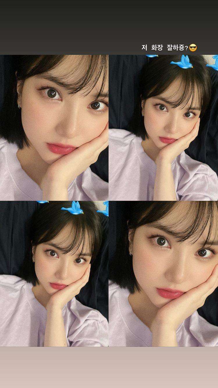 Eunha's 4-cut selfie