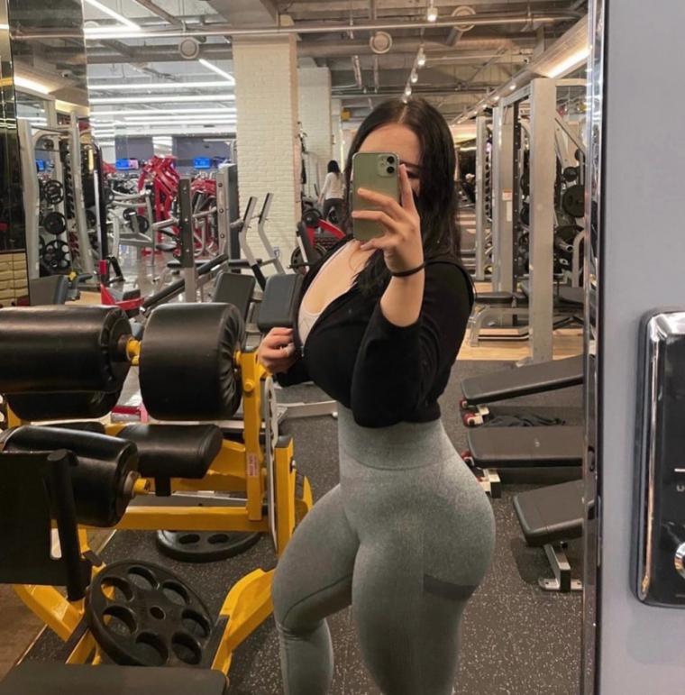 Instagram Girl Who Will Become a Muscle Pig