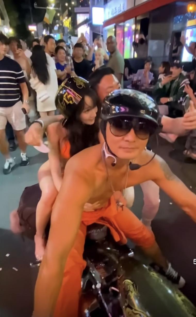 Gangnam Bikini Motorcycle Couple Itaewon Appears..."I'm here to keep my promise