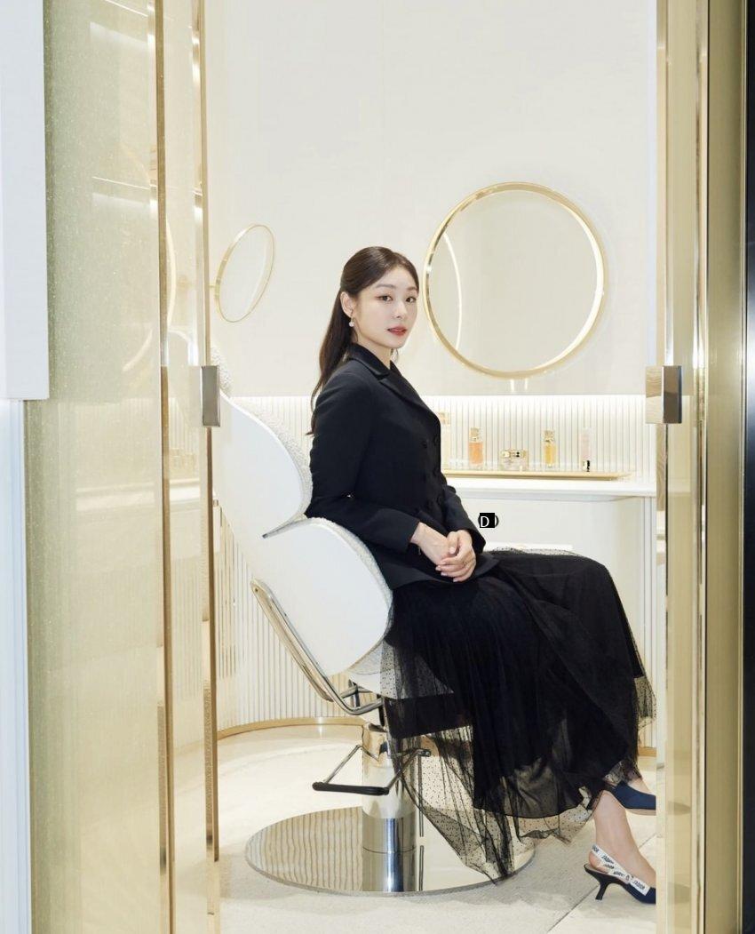 Kim Yeon-ah Gangnam Shinsegae Department Store Dior Photo jpg