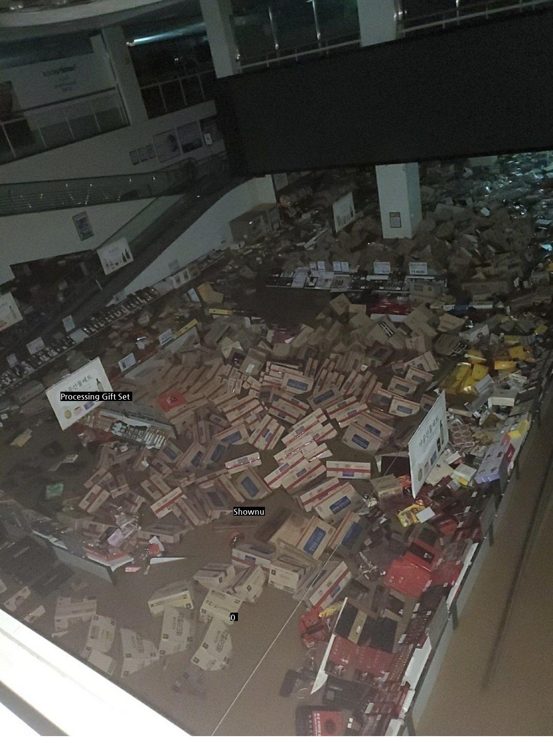 Disastrous situation inside Pohang E-Mart