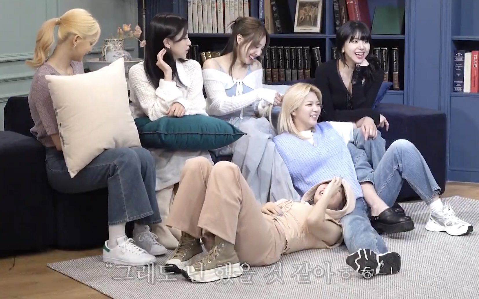 TWICE's Human Theater is so funny because they're not good at games