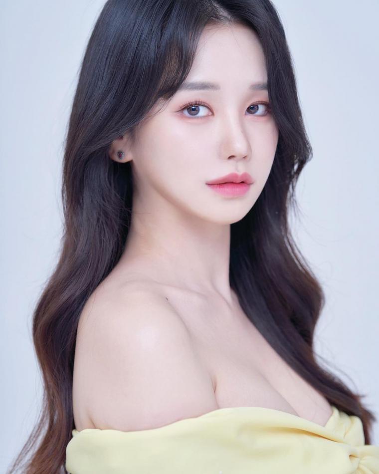 Model Jang Hye-sun