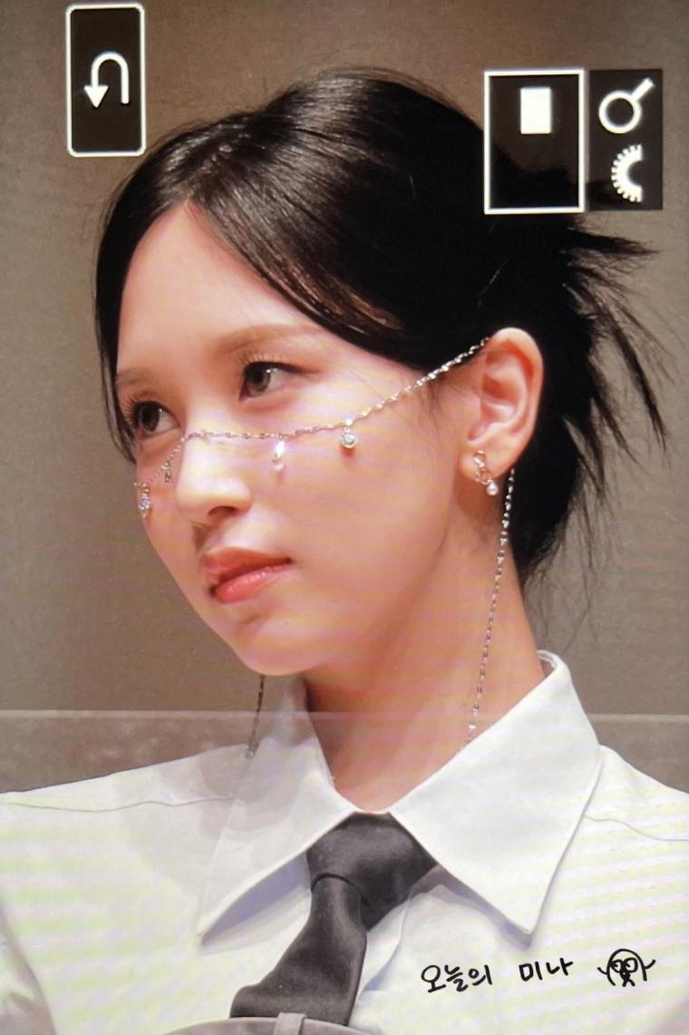 TWICE MINA is like a game character