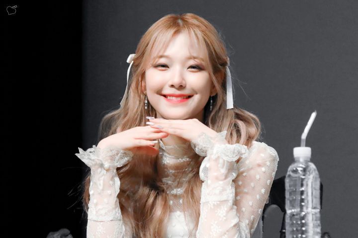 Cute fromis_9 Baek Jiheon