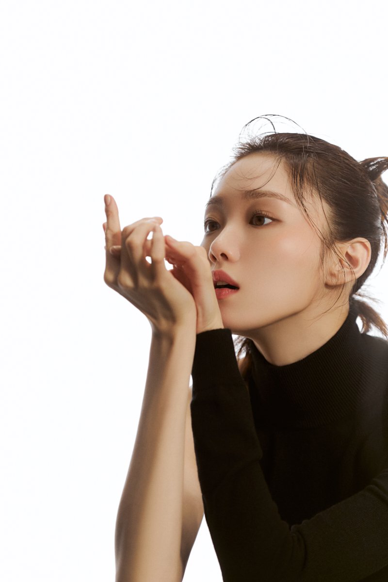 Behind the scenes of Lee Sungkyung's pictorial