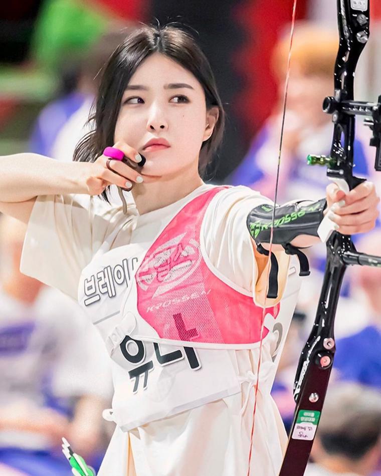 Brave Girls' Yuna's "Idol Star Athletics Championships" mp4