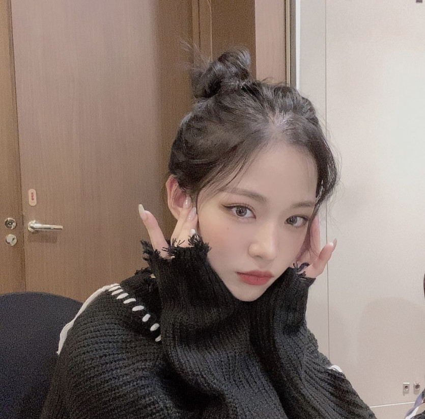 fromis_9's Lee Chaeyoung