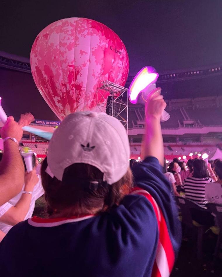 TWICE's NAYEON and IU's two-shot IU concert