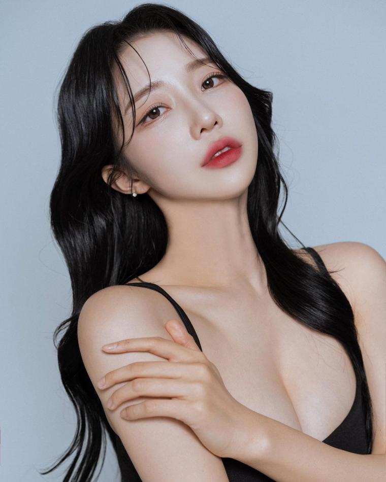 Model Kim Hyuna