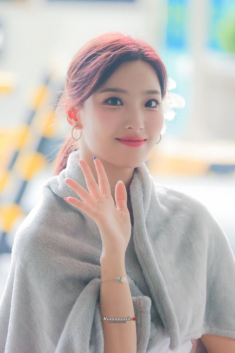 My standard is fromis_9 Lee Saerom