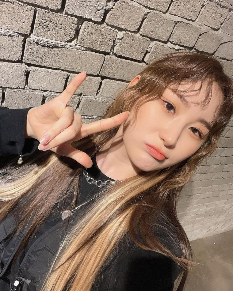 IZ*ONE's Lee Chaeyeon