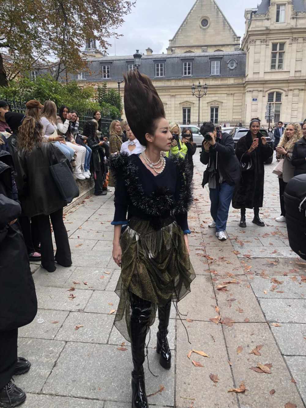 Paris Fashion Week Sandara Park's shocking hair