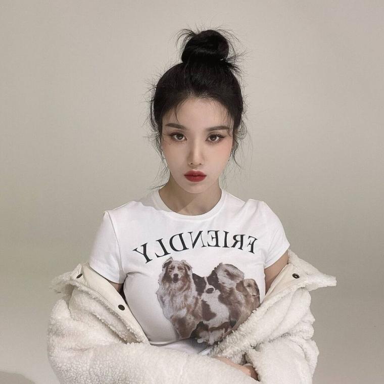 Kwon Eunbi with a bun