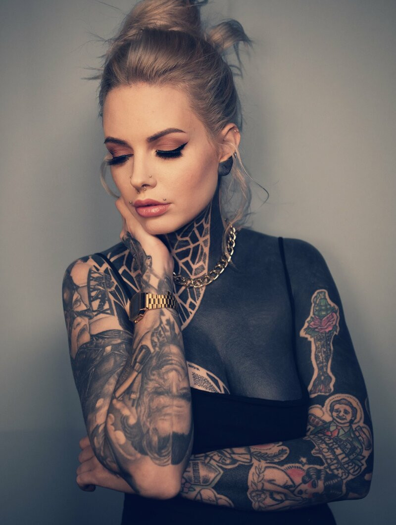 A tattoo girl's body that is widely liked and disliked