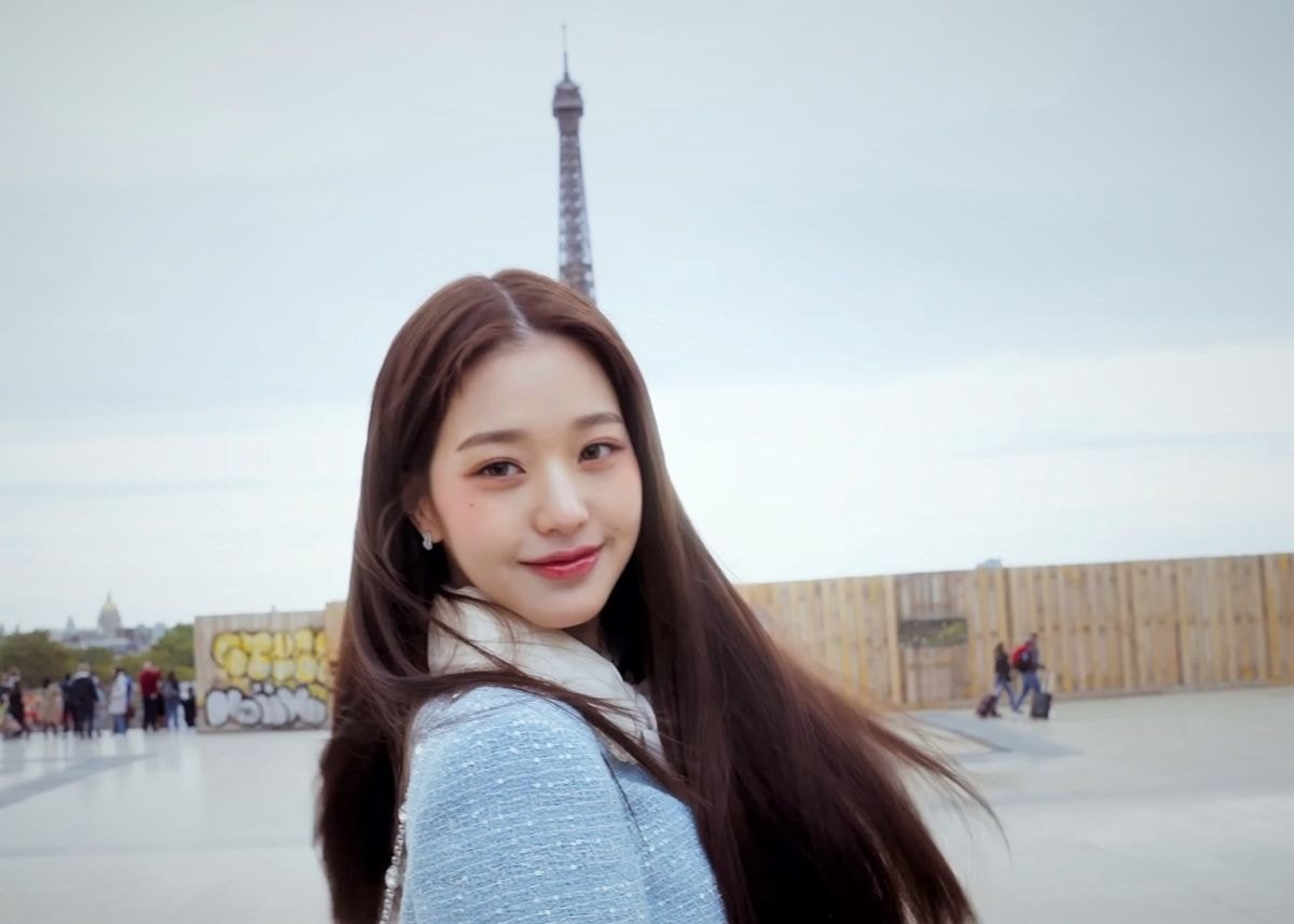 Jang Won-young in Paris