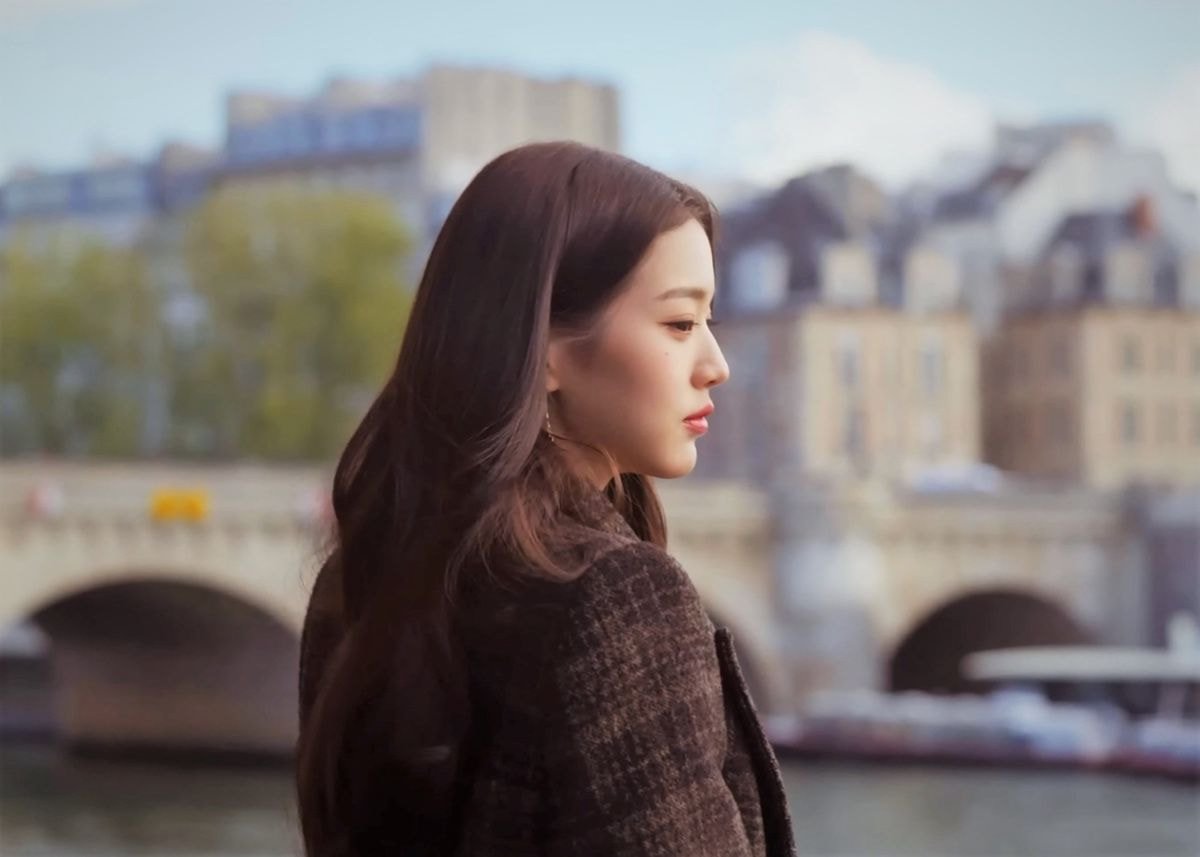 Jang Won-young in Paris