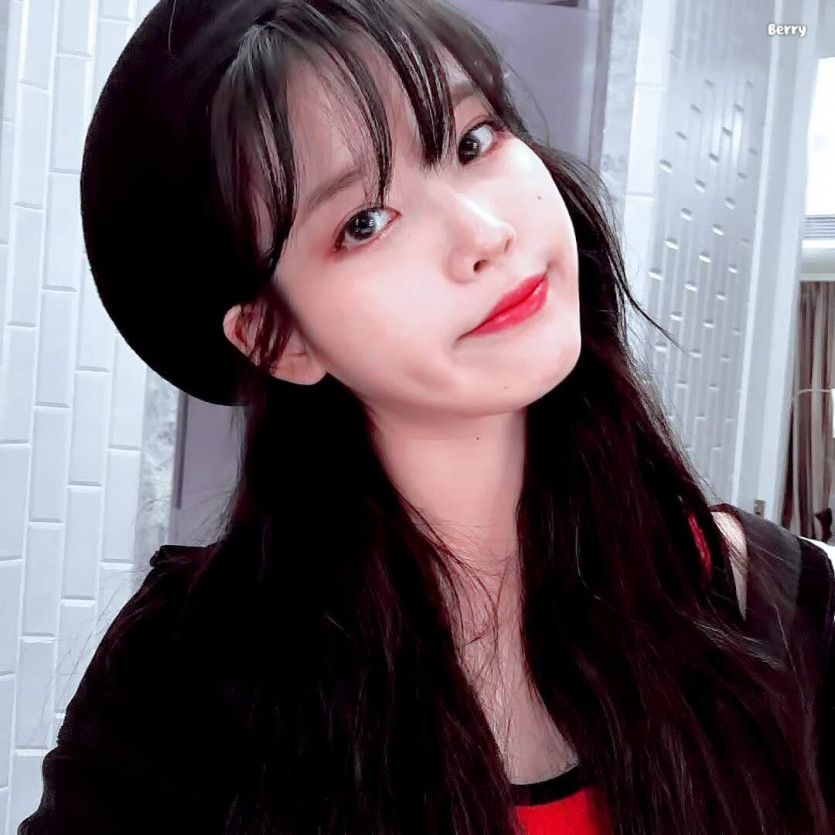 IU's selfie