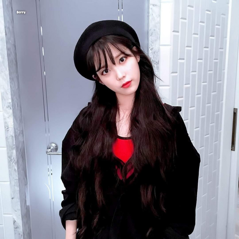 IU's selfie