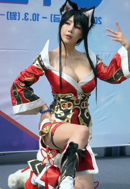 LOL ARI cosplay heavy breast racing model Song Joo-ah