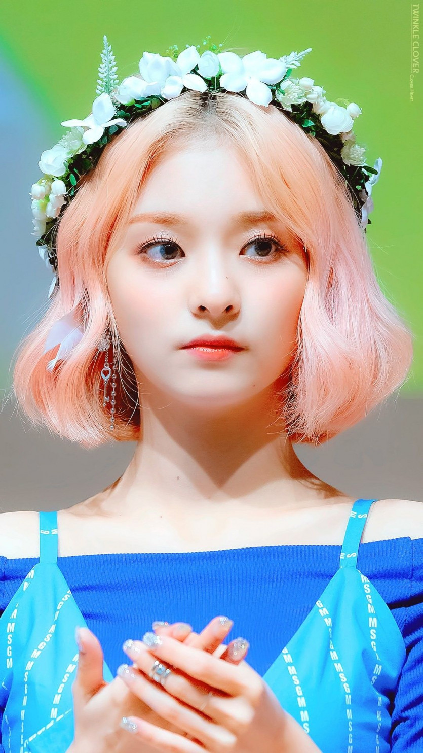 fromis_9's Lee Nagyung