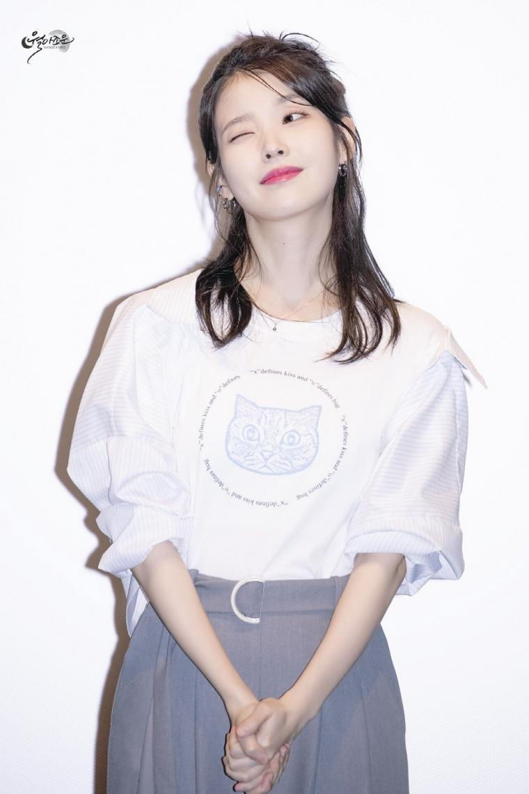 IU's stage greeting wearing a cat T-shirt