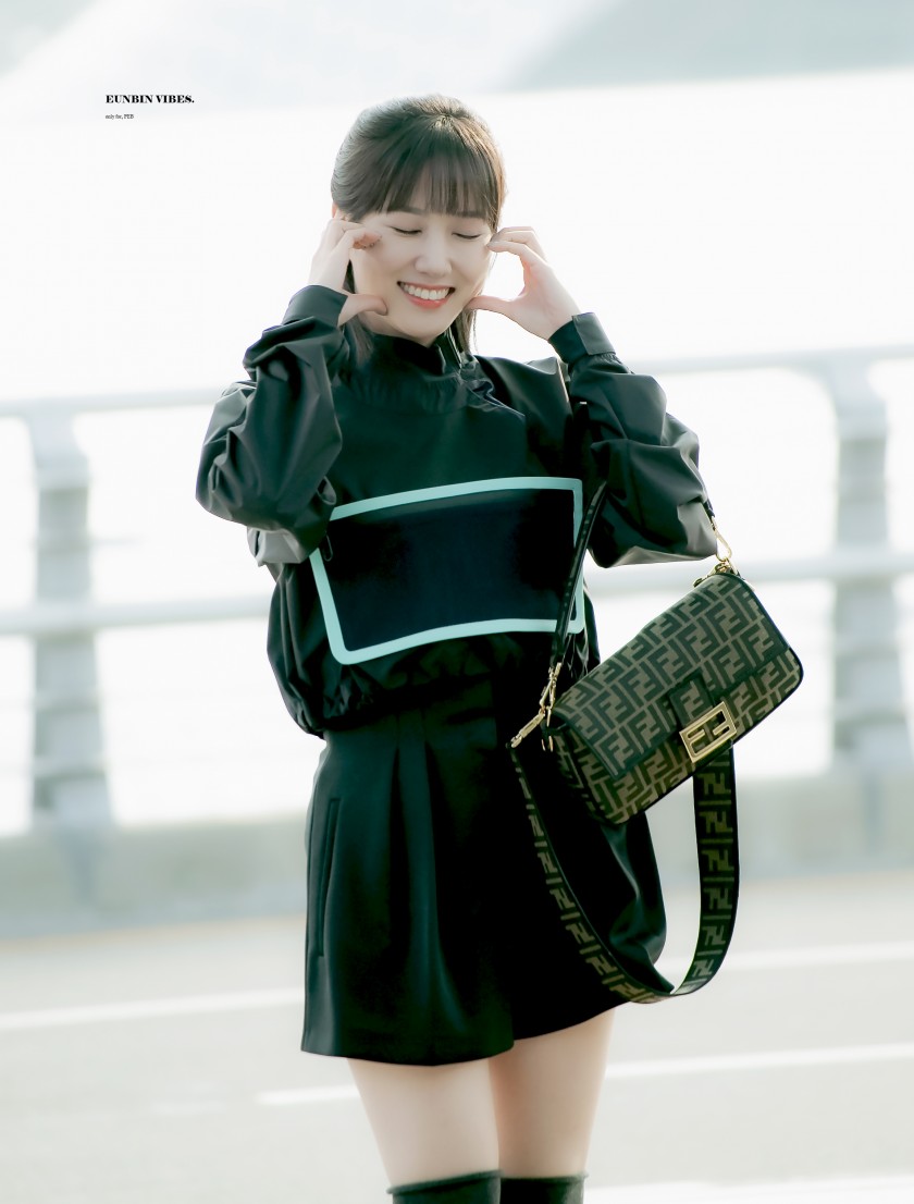 Actor Park Eunbin in Oversox Airport Fashion