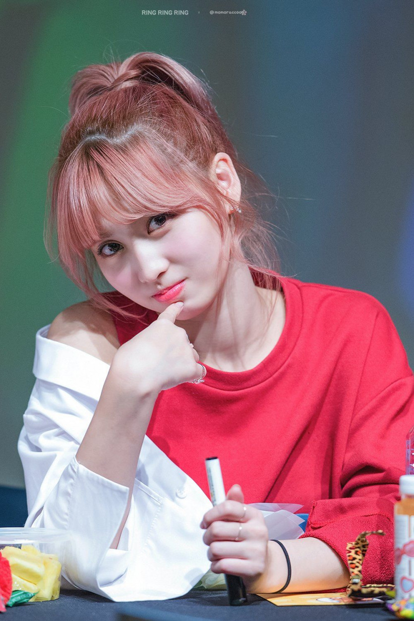 TWICE MOMO