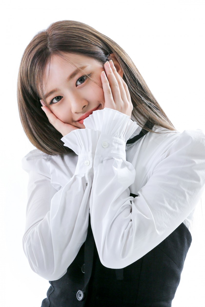 I've Eyeve's 1st Anniversary Debut Profile Behind Cut 28p