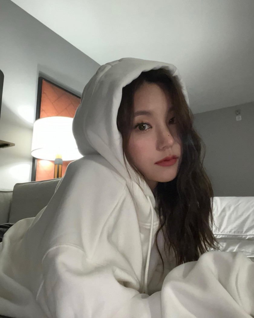 ITZY YEJI's Instagram hoodie