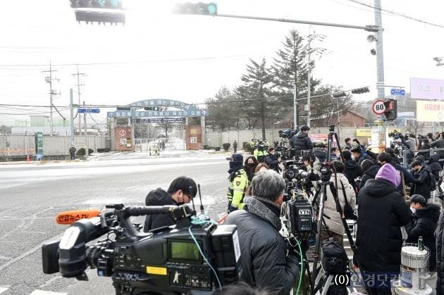 BTS Jin's enlistment CNN live broadcast