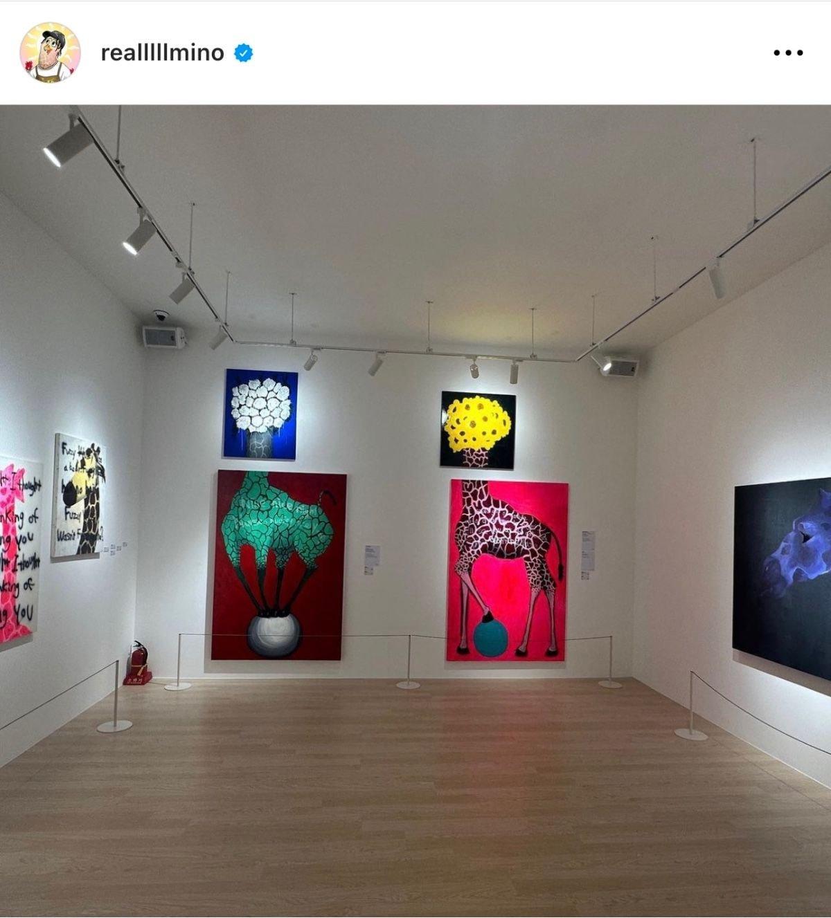 Song Minho holds his first solo art exhibition