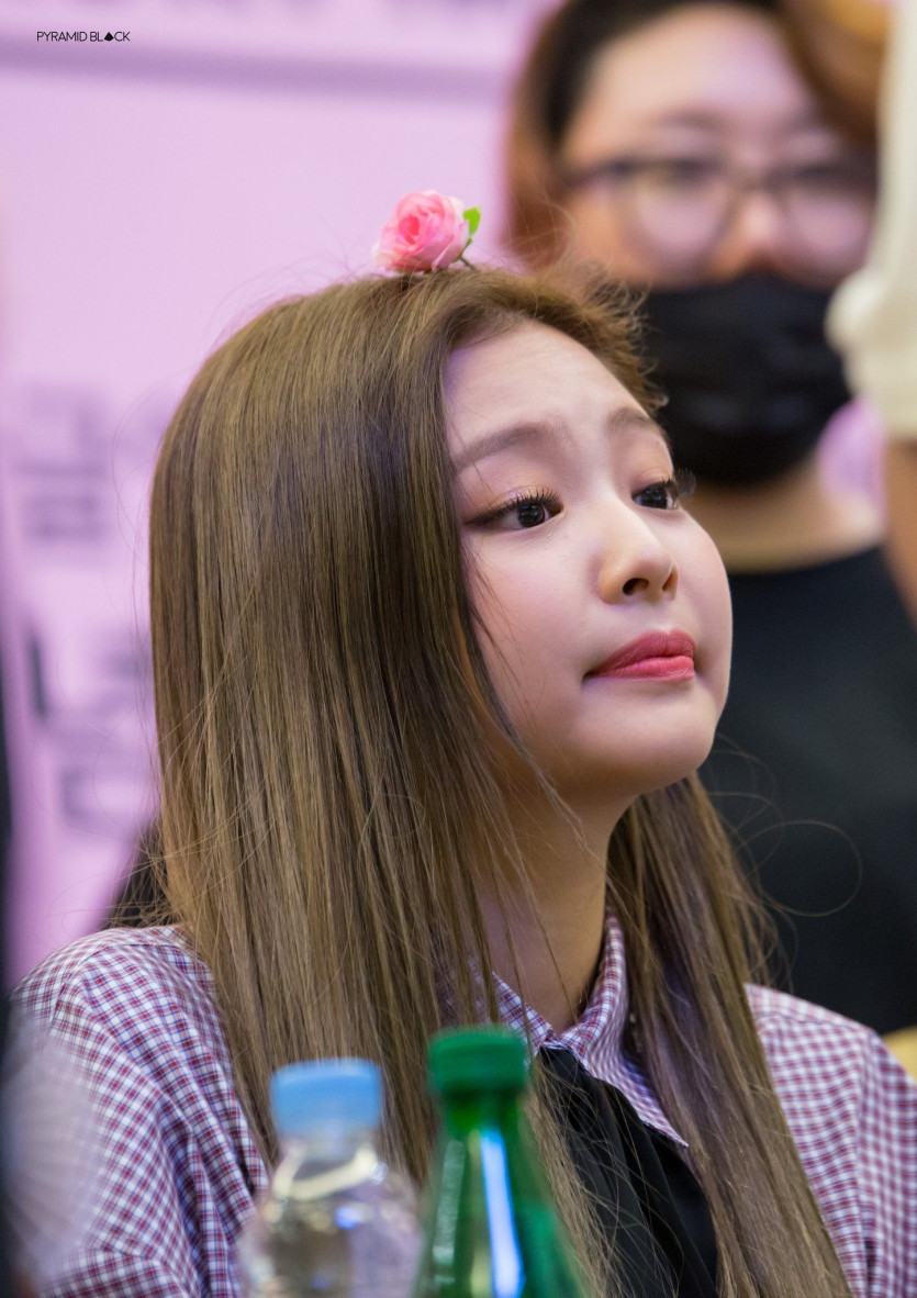 BLACKPINK JENNIE