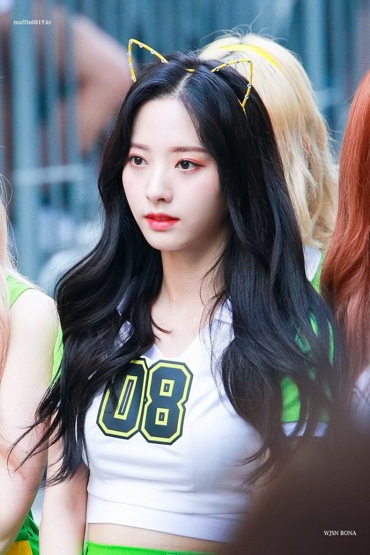 WJSN's Bona