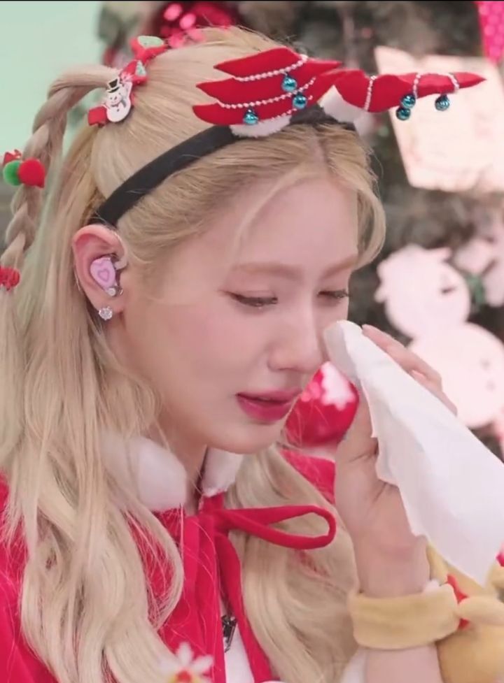 Miyeon cried for the first time in four years since her debut