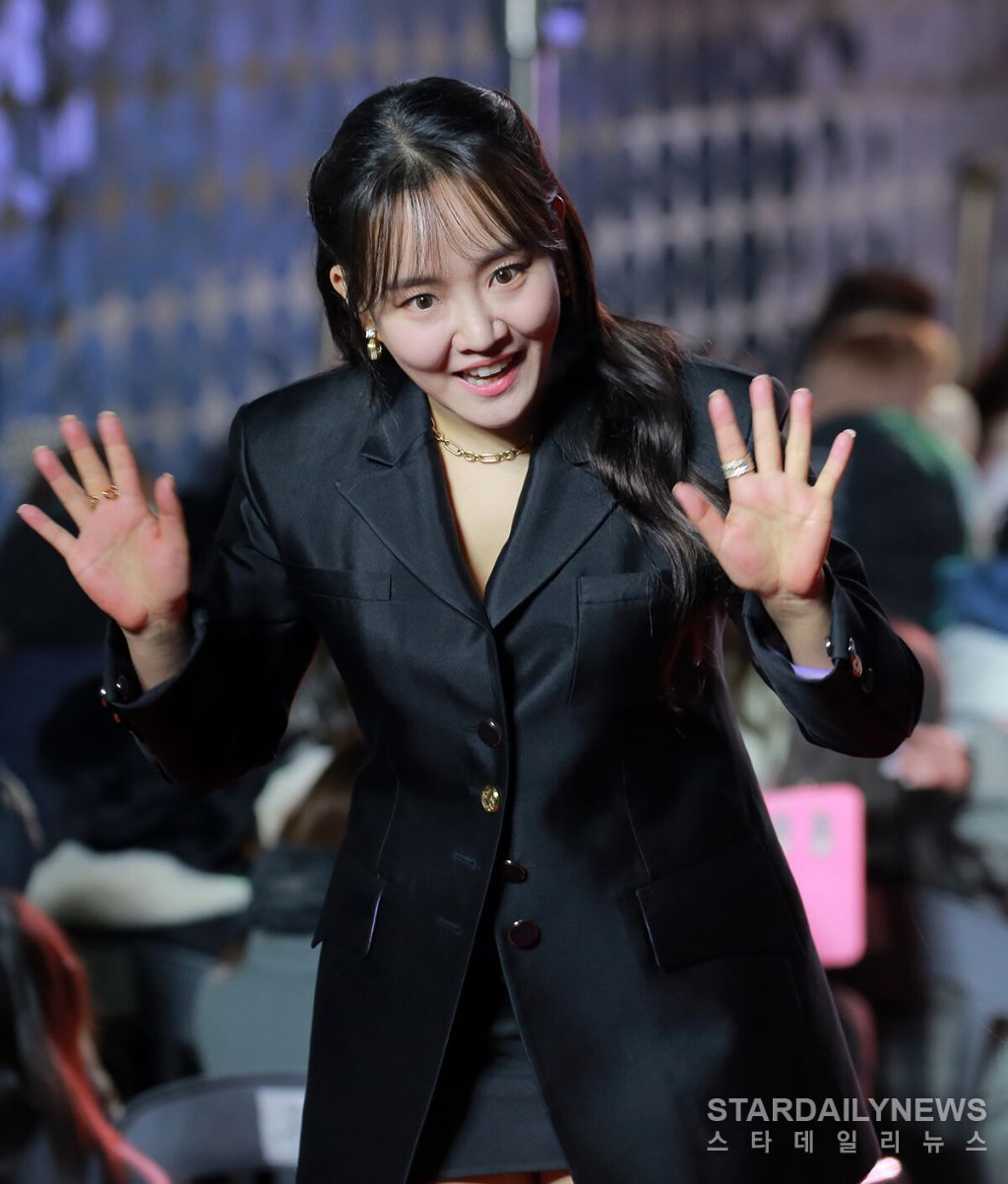 Yoonha, a singer who appeared on SBS Gayo Daejeon