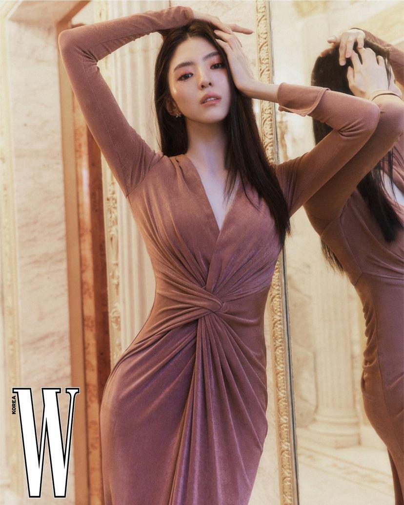 Han Sohee's W Korea photo