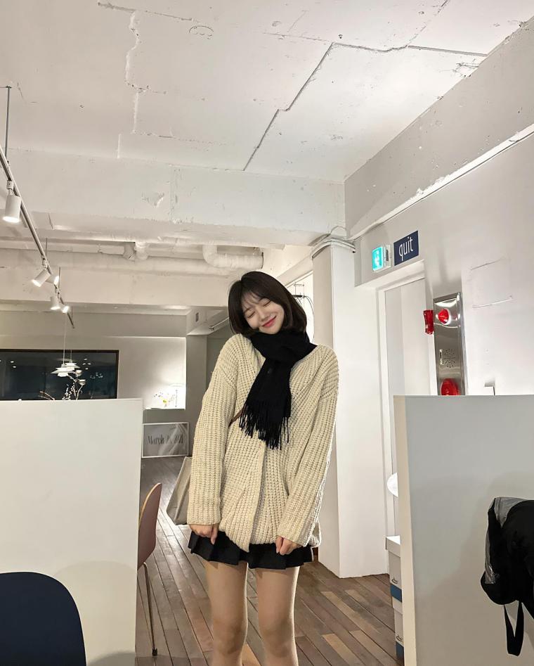 Add Park Soyoung to Instagram.