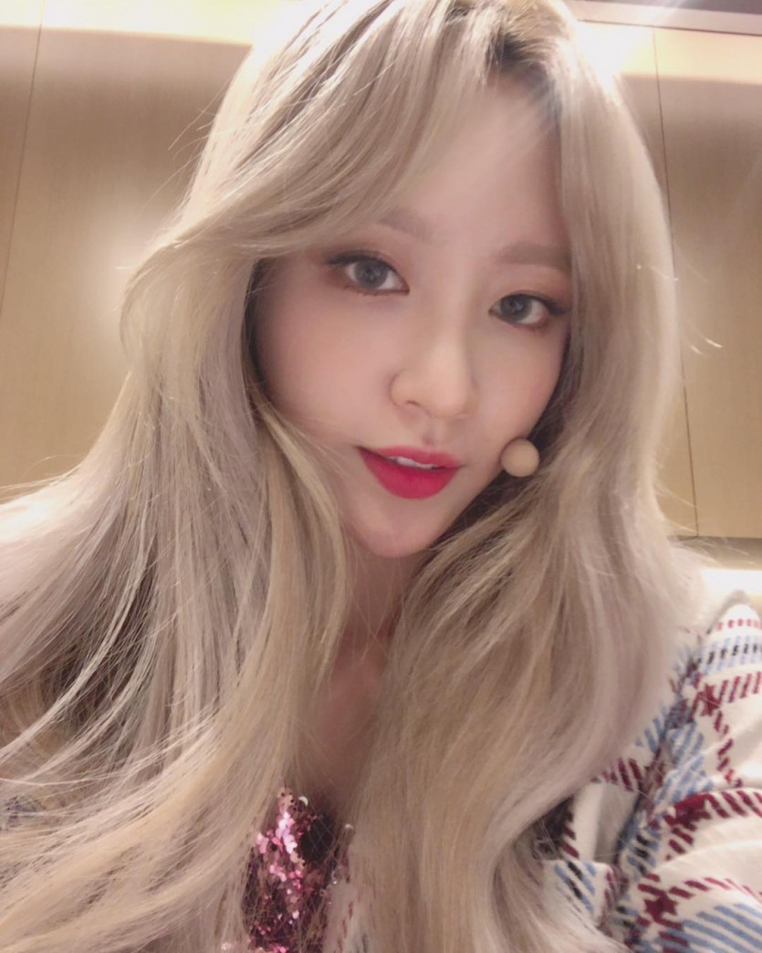 Hani's bangs.