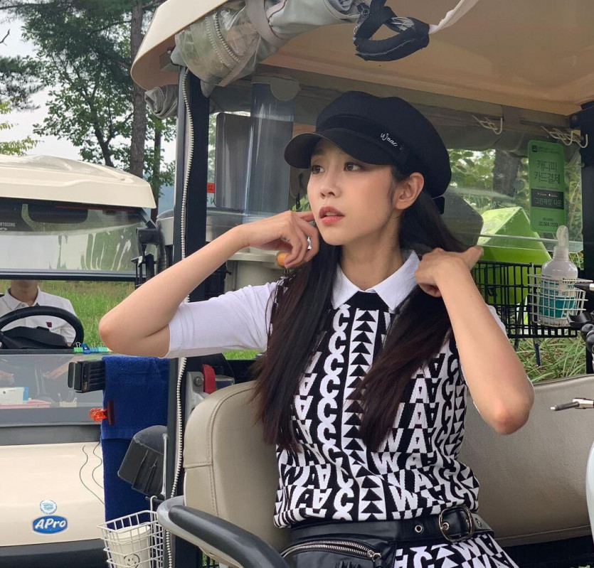 Lovelyz Seo Ji-Soo on the Golf Field