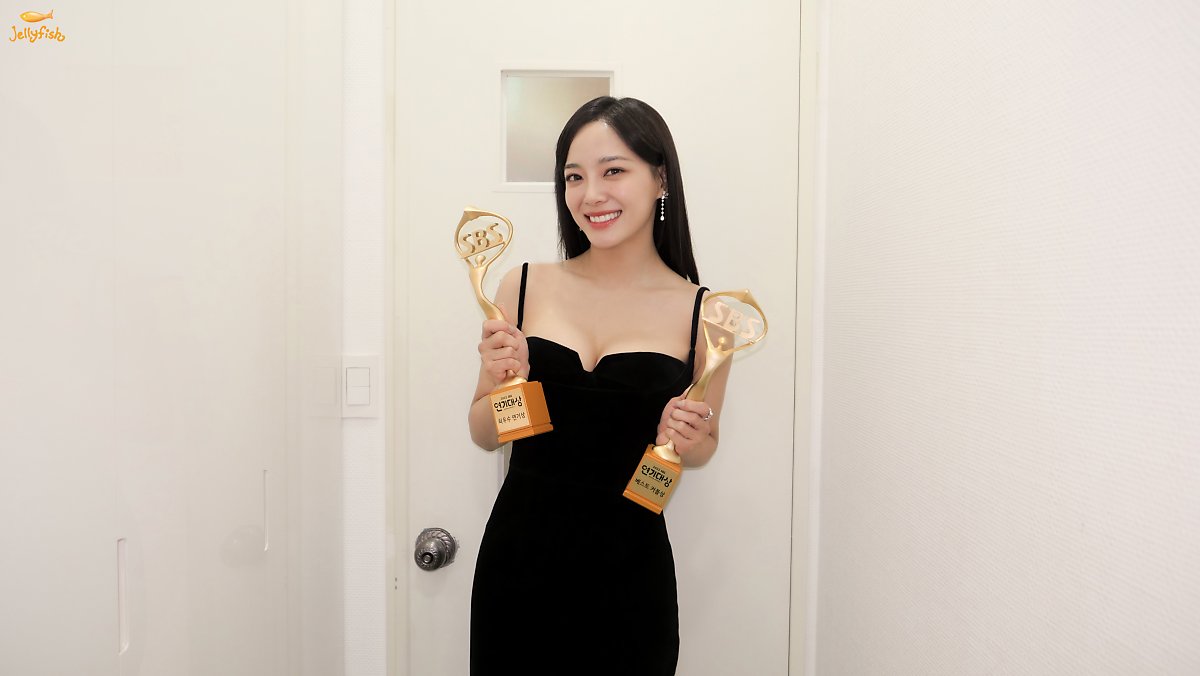 Kim Sejeong - Behind the Scenes of Acting Awards