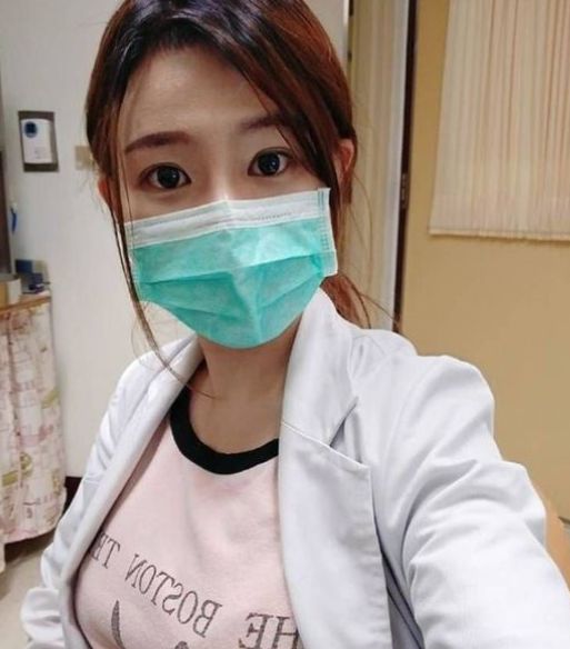 A common Taiwanese female doctor full of health.jpg