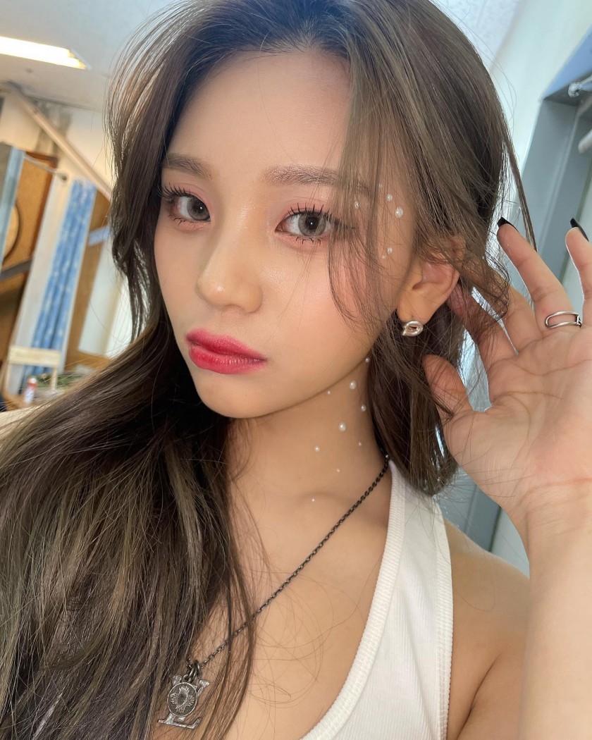 Bibigo white tank top Bibigo Umji.