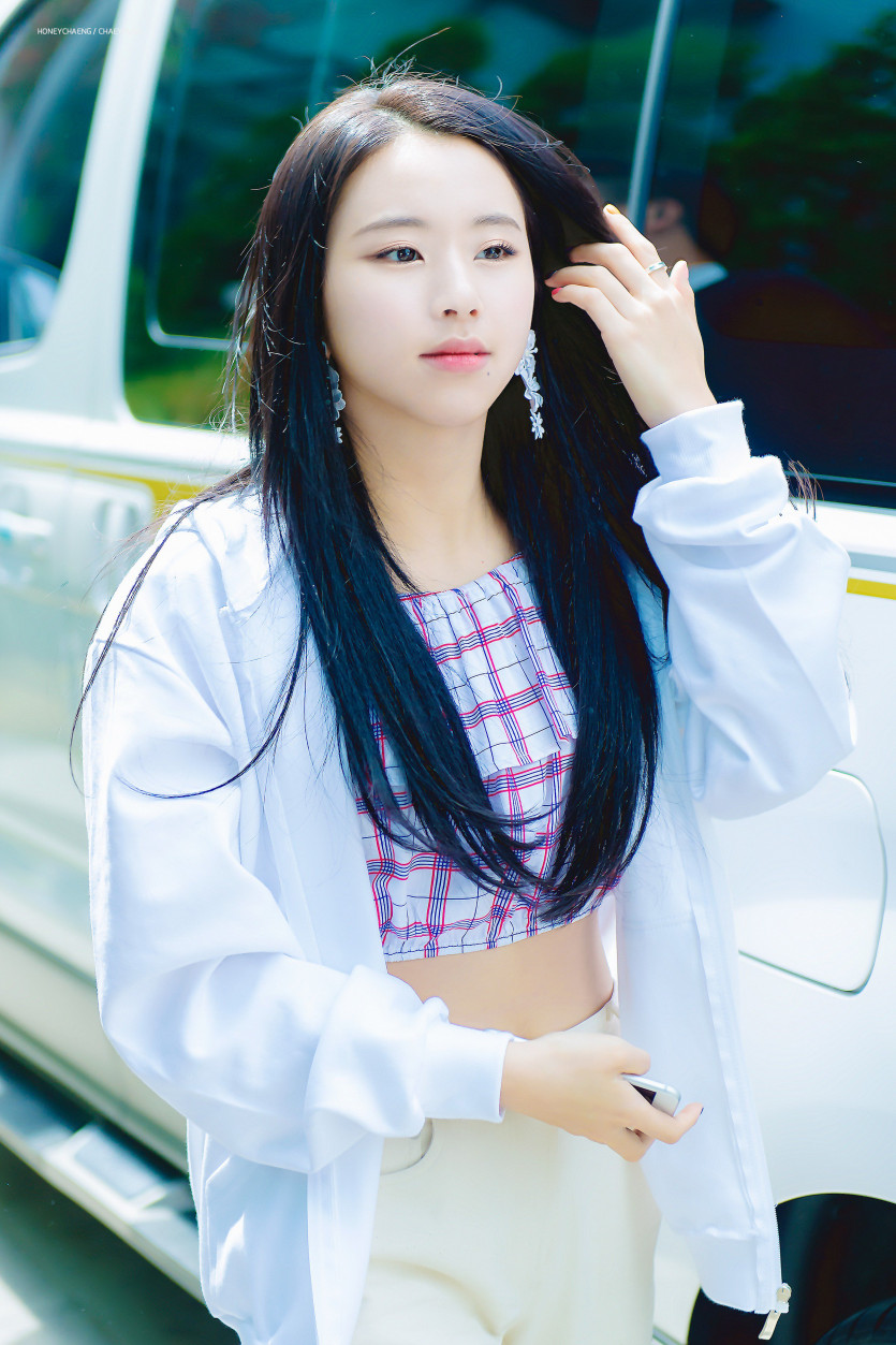 TWICE CHAEYOUNG.