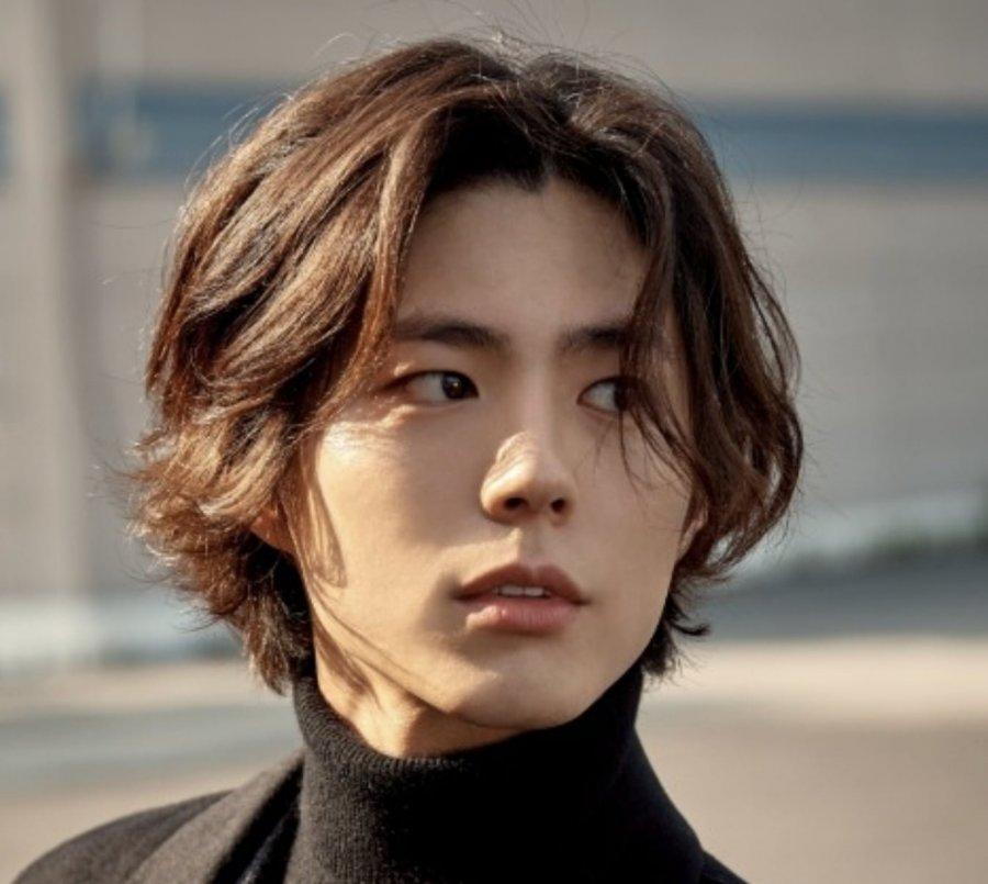 Park Bogum's hair style.