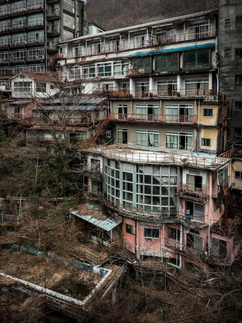 Japan's neglected hot spring ruins.jpg