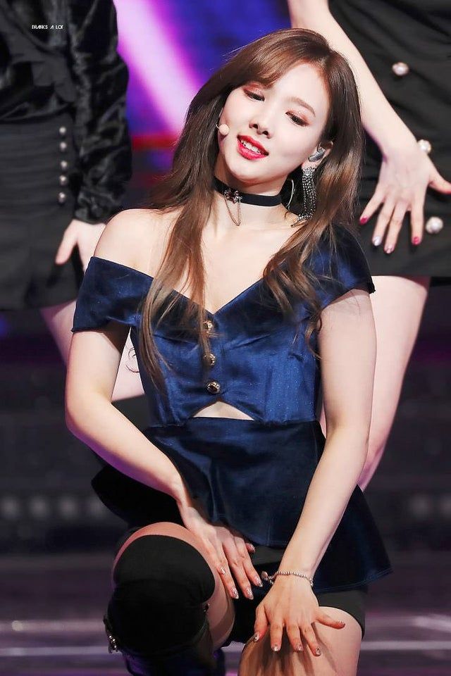 TWICE NAYEON.