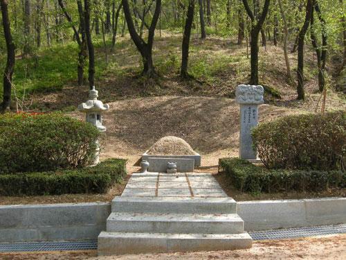 Japanese Builders of Daegu Mercury Pond